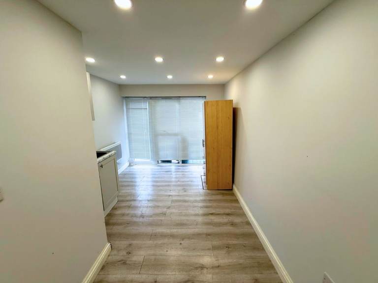BENEFITS ACCEPTED - Studio Flat Available in Hayes Hillingdon UB4