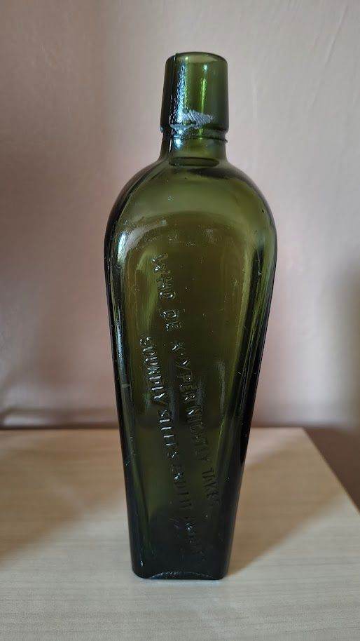 De Kuypers vintage gin bottle, green with square base. "Squareface" Early 20th century?