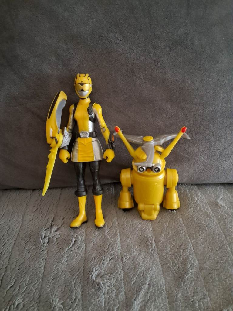 Power Rangers Beast Morphers Yellow Ranger and Morphin Jax Beastbot 