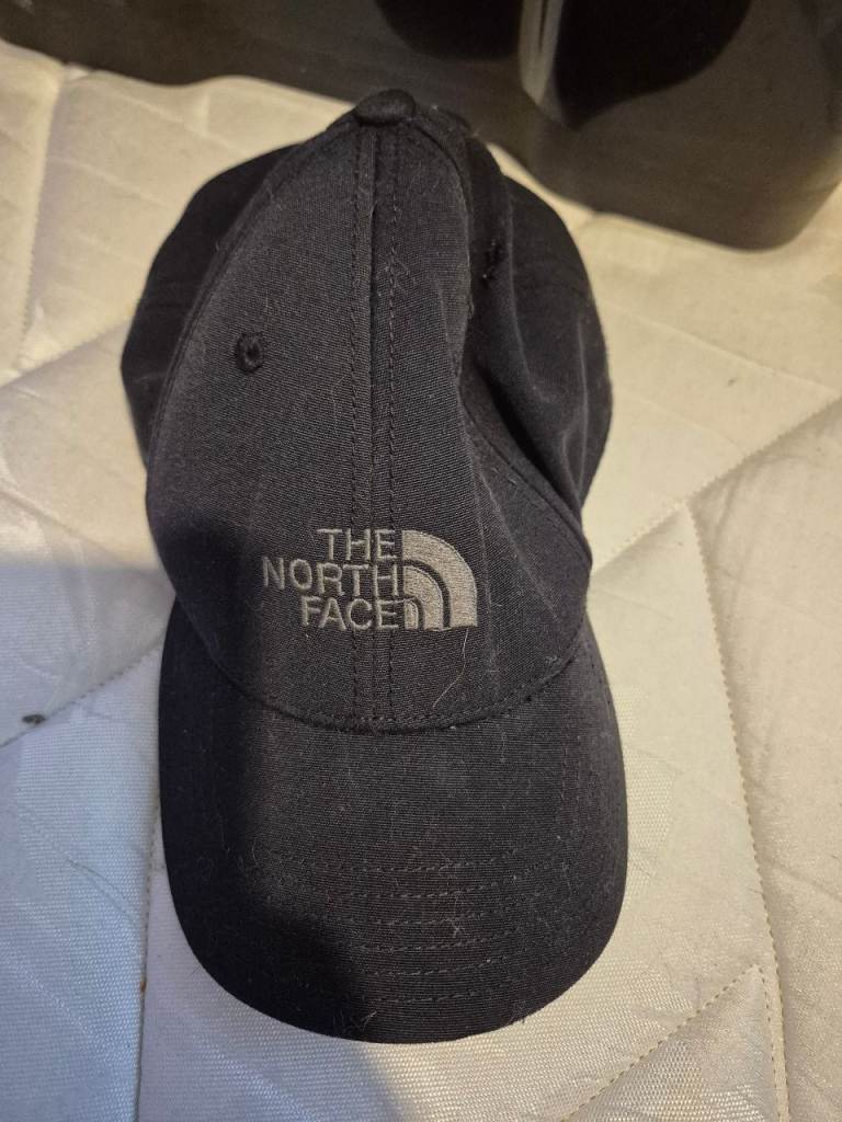 The North Face Black Baseball Cap – Good Condition
