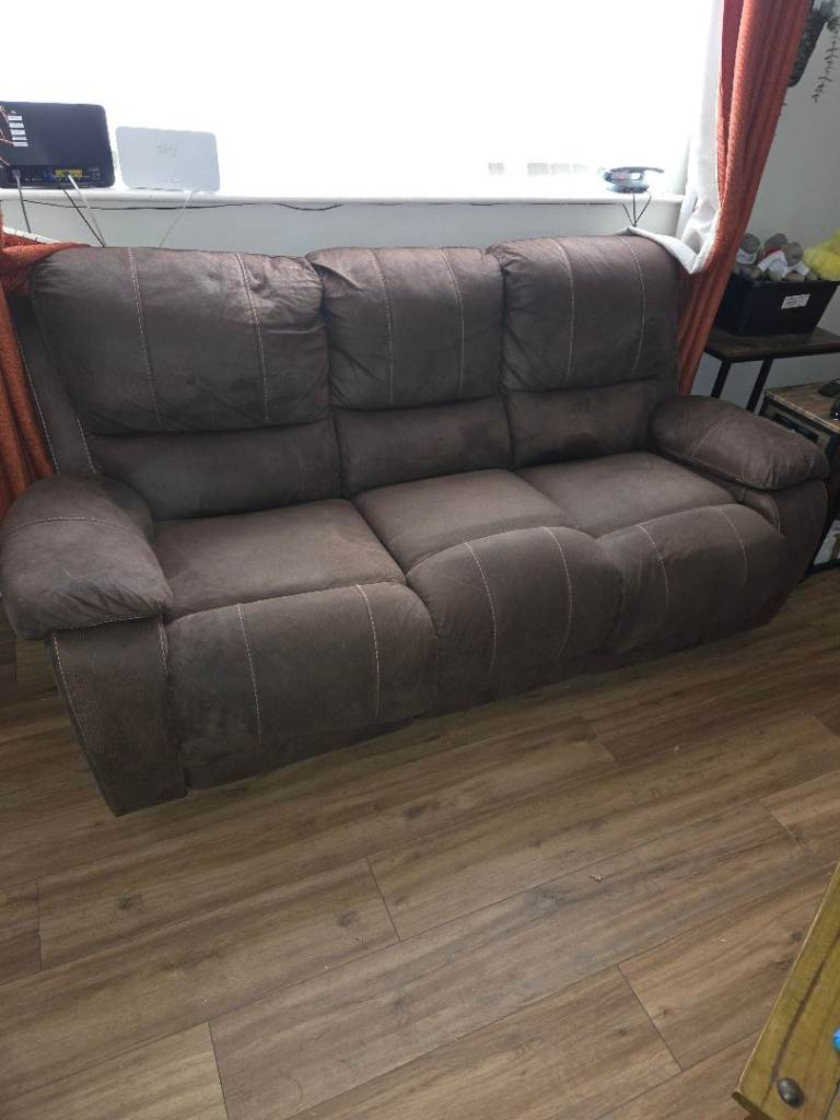 3 + 2 Sofa Seater recliner 