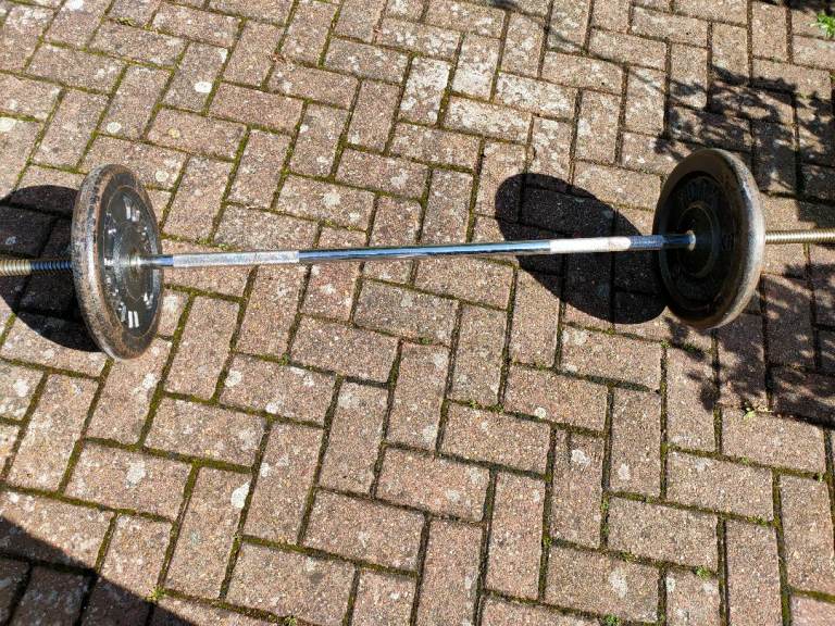 15kg x 2 York Cast Iron discs + Barbell