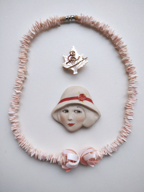 Jewellery, brooch, necklace sold separately  