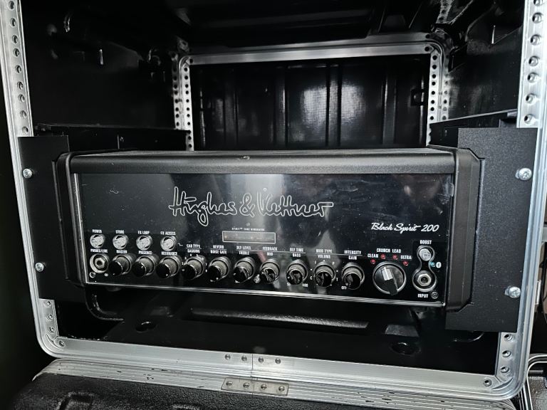 Hughes & Kettner Black Spirit 200