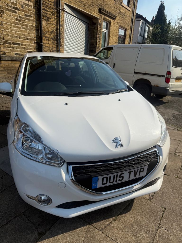 Peugeot, 208, Hatchback, 2015, Manual, 1398 (cc), 5 doors