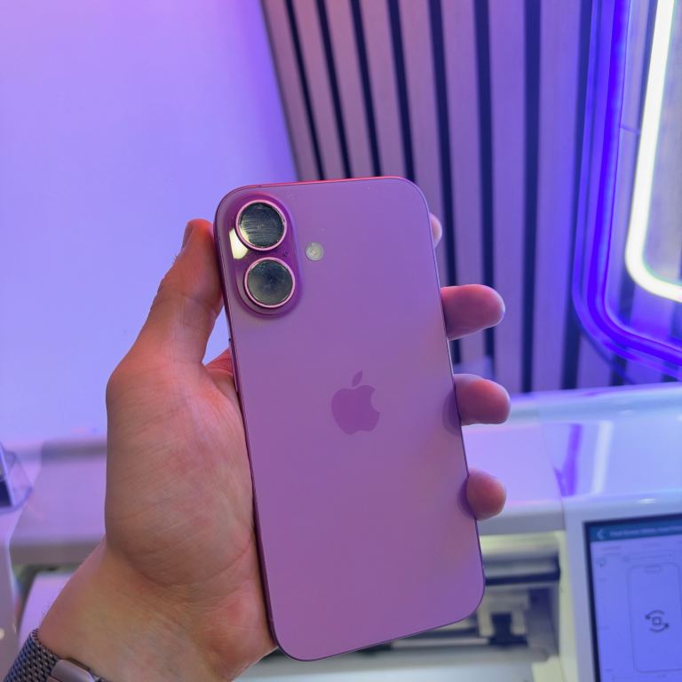 PRISTINE: Apple iPhone 16,  128gb, Pink (UNLOCKED)