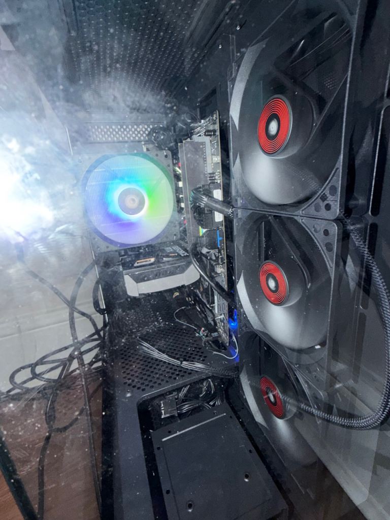 Gaming Pc. 5060 GPU, Ryzen 7 5800xt. 1.5tb storage