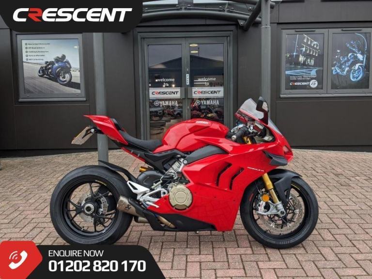 DUCATI PANIGALE V4S 2020 - FULL AKRAPOVIC SYSTEM - NEW REAR TYRE - 4 SERVICES