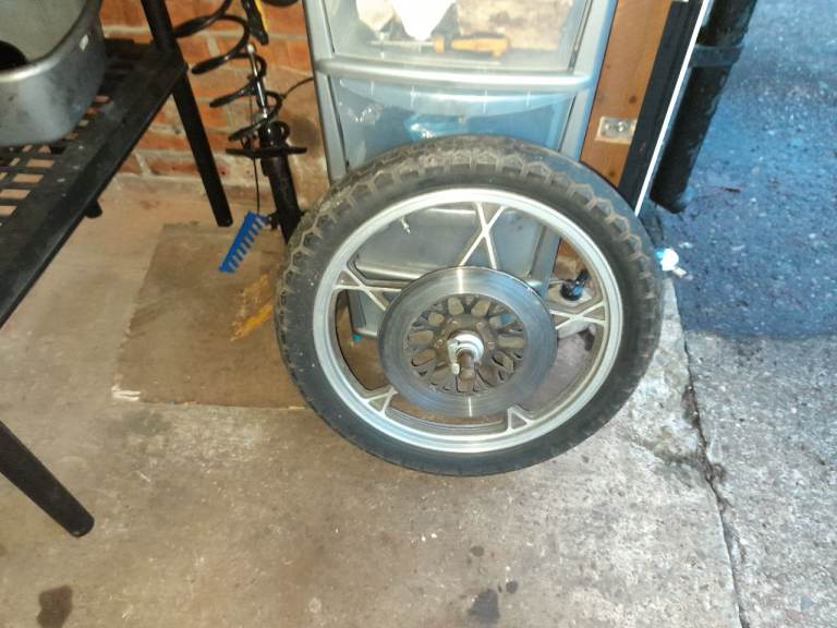 SUZUKI GSX 18 inch complete Front wheel 