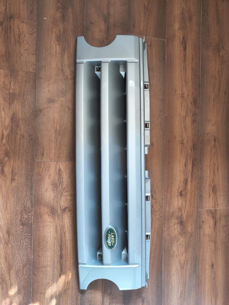 Land Rover Discovery 3 front grill