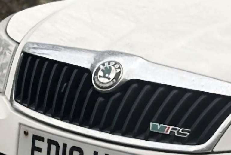 Skoda octavia vrs mk2 OE grill
