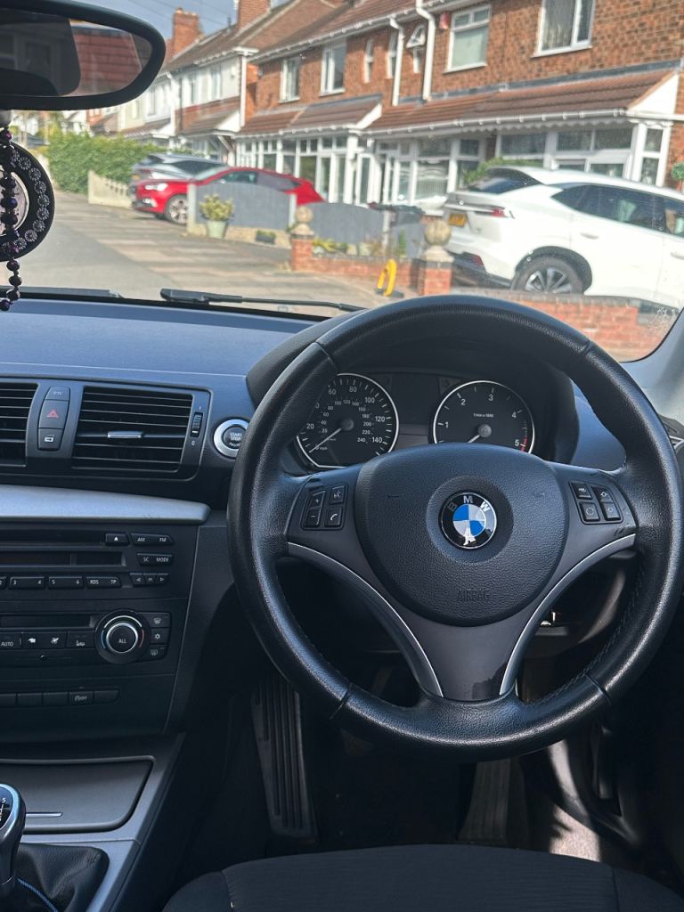 BMW 1 series 2010 plate (Black)