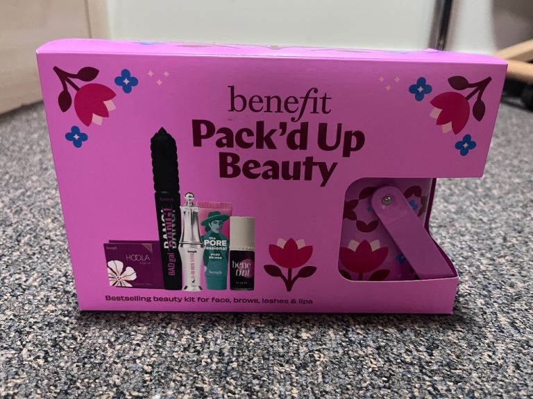 Benefit Pack’d Up Beauty Kit (NEW)