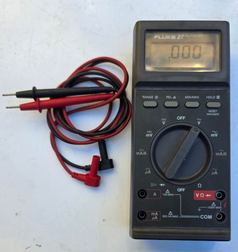 FLUKE 27 Multimeter. NO OFFERS. DETAILS IN THE DESCRIPTION.