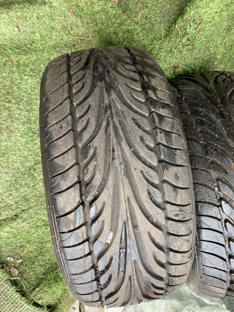 Pair Dunlop 195/45r/13 75v tyres
