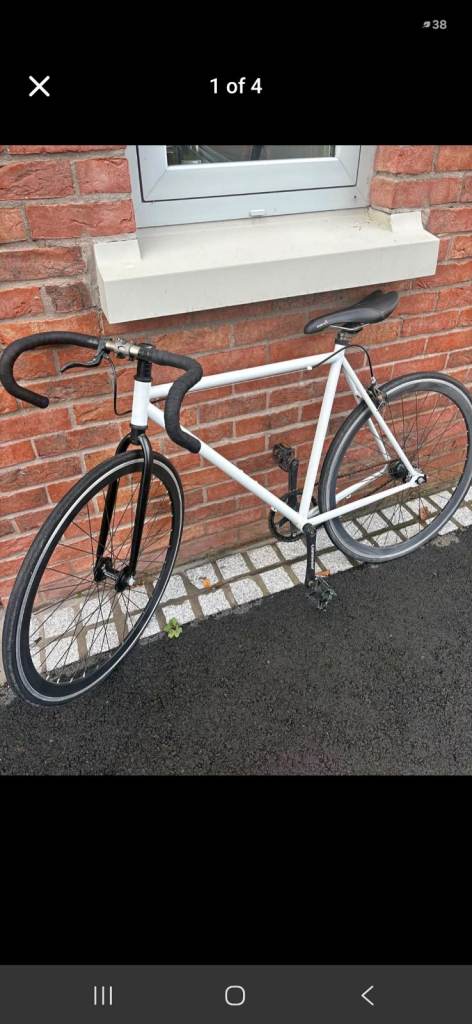 White Road Bike – Good Condition