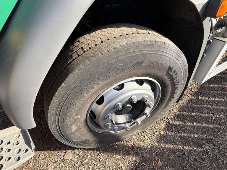  2013 DAF LF 55.220 18TON DROPSIDE WITH ATLAS 104.3E CRANE 