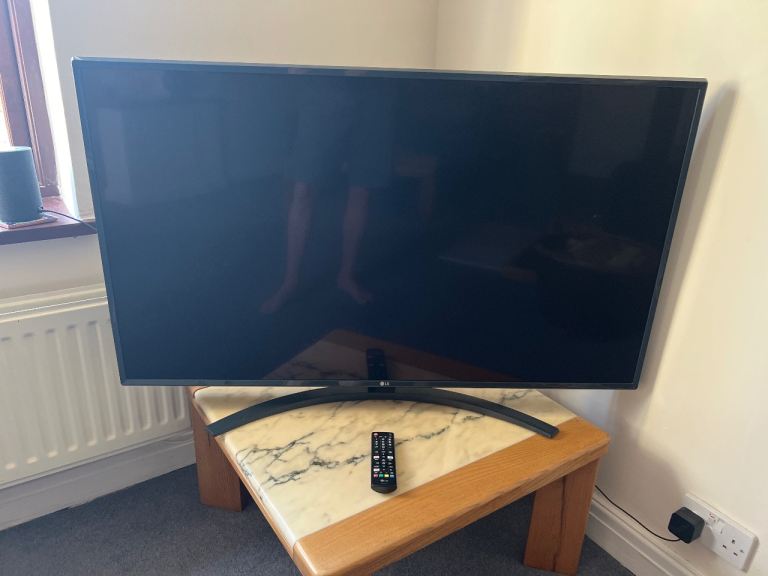 LG 49” 4K Smart LG - TV – Excellent Condition 