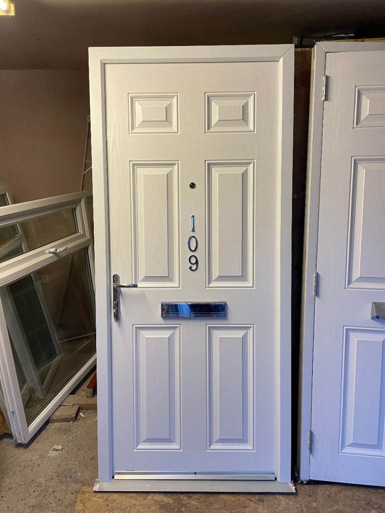 COMPOSITE DOOR 2M x 89.5 cm - WHITE COLOUR - WITH 3 KEYS (REF: DX236)