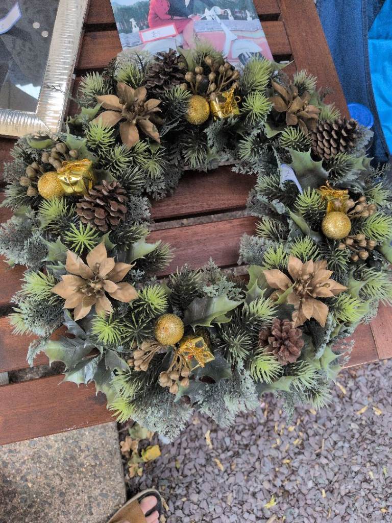 Christmas Wreath with Pinecones and Gold Decorations
