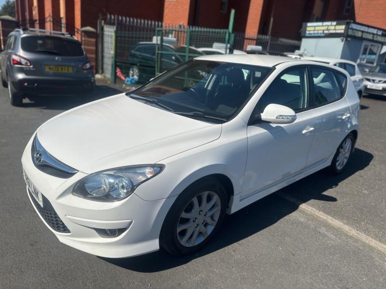 2011 Hyundai i30 1.6 CRDi Comfort 5dr Auto HATCHBACK Diesel Automatic