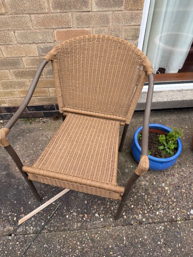 Garden table and chairs as pictured free 