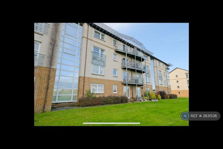 3 bedroom flat in Hamilton Park South, Hamilton, ML3 (3 bed) (#2831536)