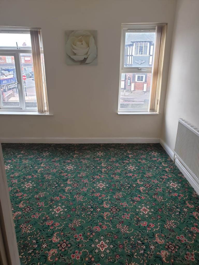 Two Bedroom Flat Above a Shop is Available to rent in Hall Green, Birmingham.  DSS Tenants Welcome