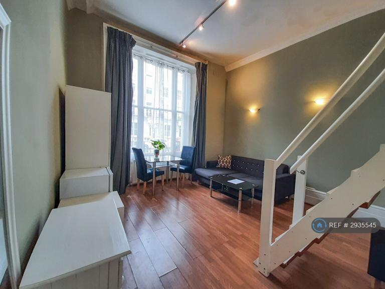 1 bedroom in St. Stephen's Gardens, London, W2 (#2935545)