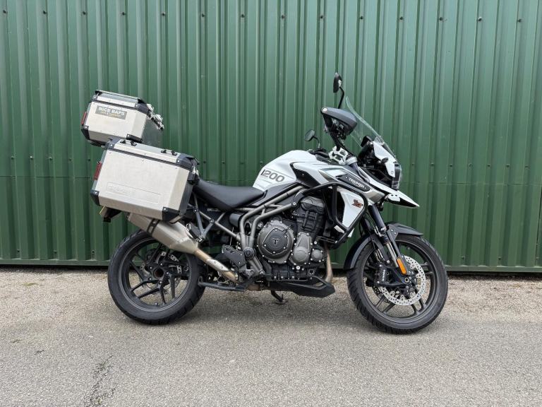 Triumph Tiger 1200 XRT 2019 White Full Aluminium Luggage 18000 miles 