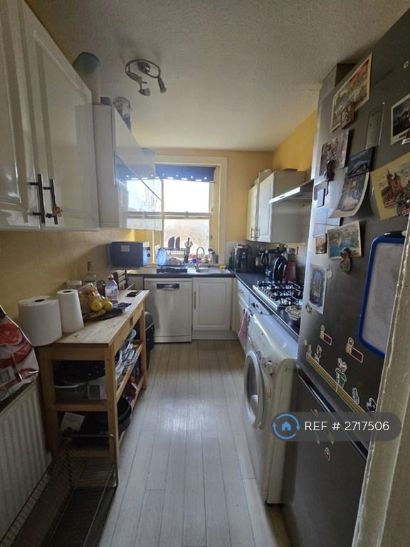 2 bedroom flat in Richmond Place, Edinburgh, EH8 (2 bed) (#2717506)