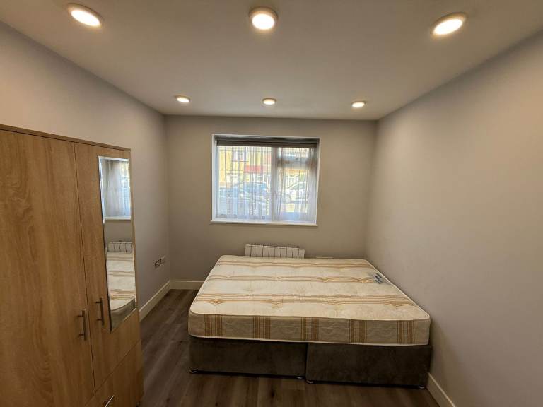 BENEFITS ACCEPTED - Studio Flat Available in Hayes Hillingdon UB3