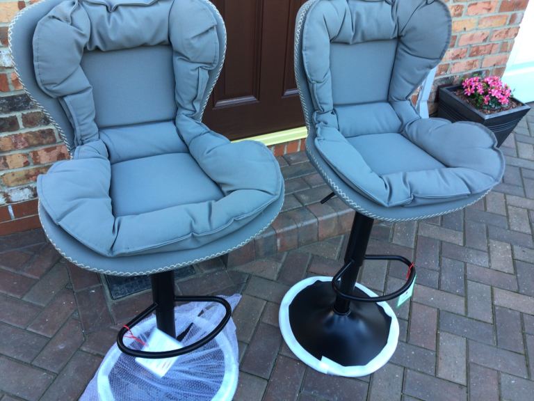 £85 (2) X BRAND NEW WAYFAIR PREMIUM RANGE GAS LIFT SWIVEL BAR STOOLS, BARSTOOLS STOOLS