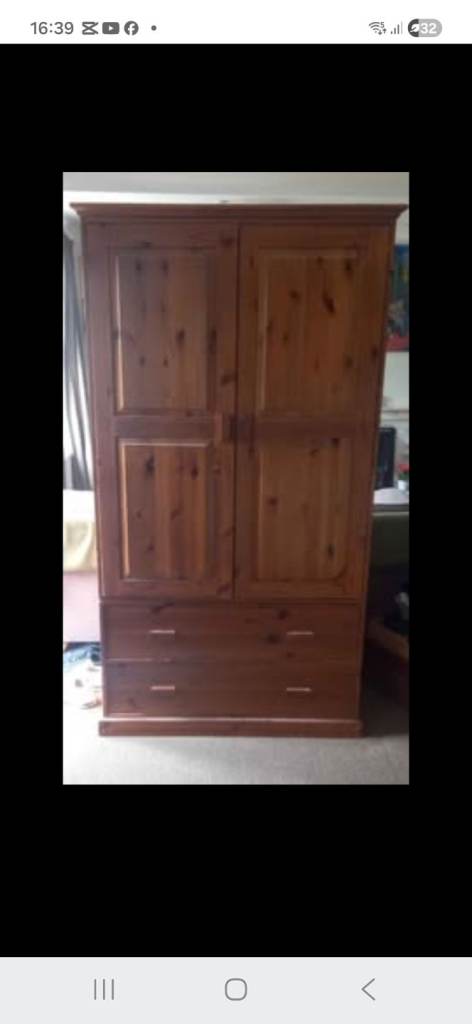 QUALITY DOUBLE SOLID PINE WARDROBE
