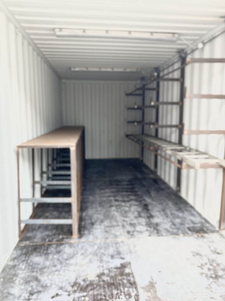 Storage / 20 foot shipping container 