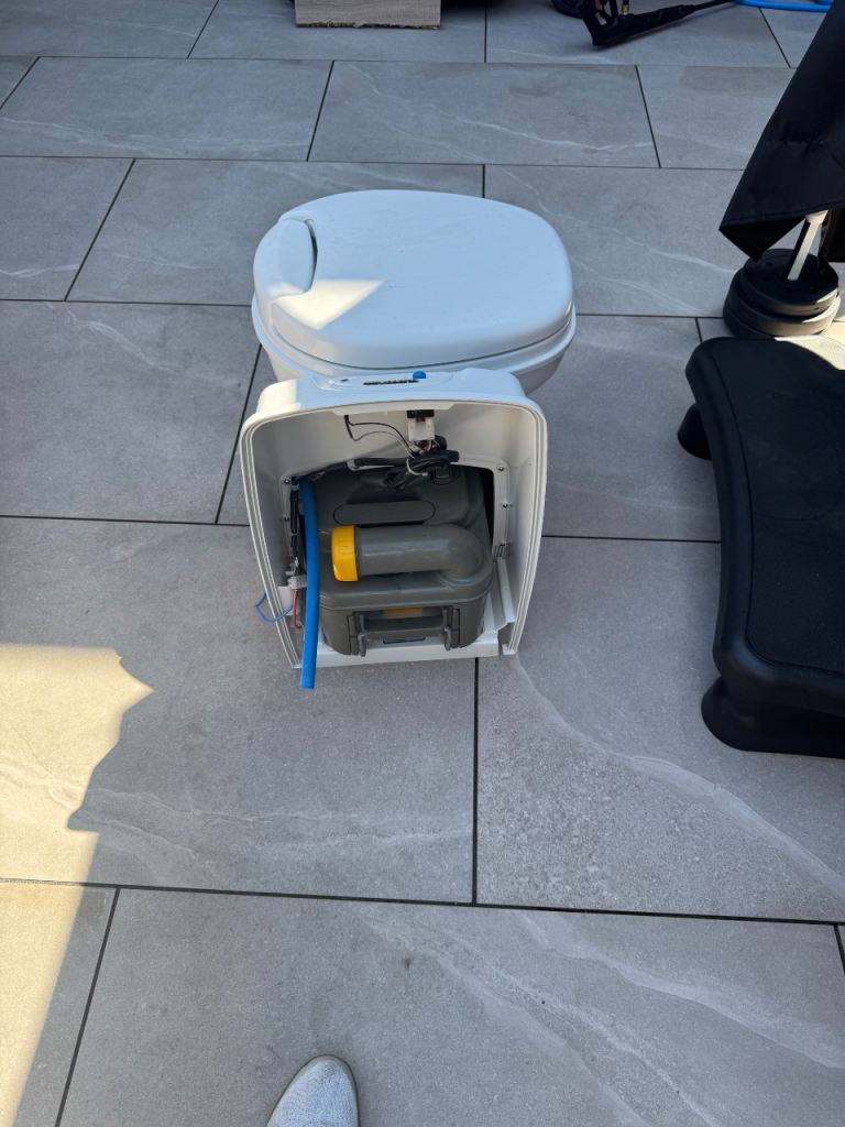 Therford 12v toilet 