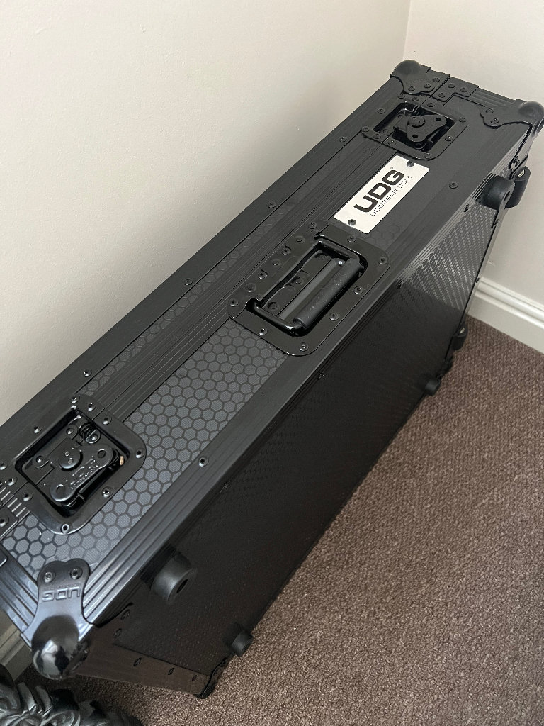 Dj flight case to fit denon prime 4plus 