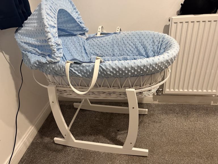 Blue Moses basket 