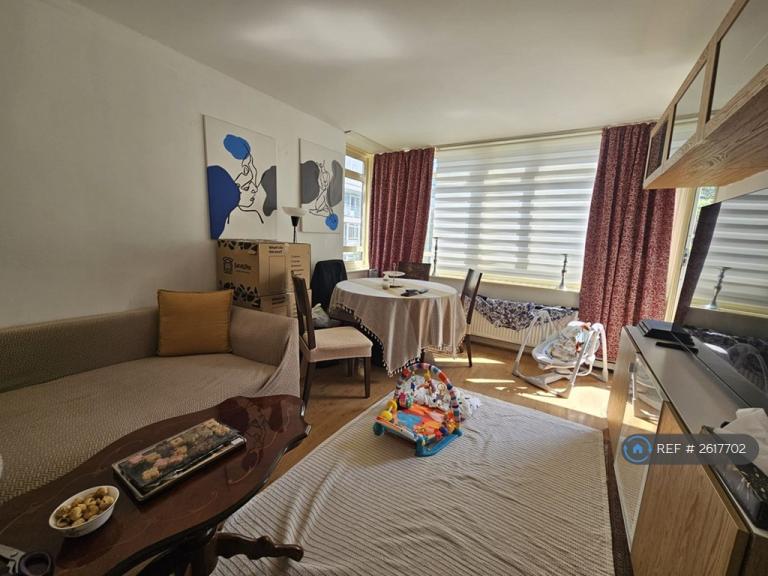 1 bedroom flat in Tyrrell House, London, SW1V (1 bed) (#2617702)