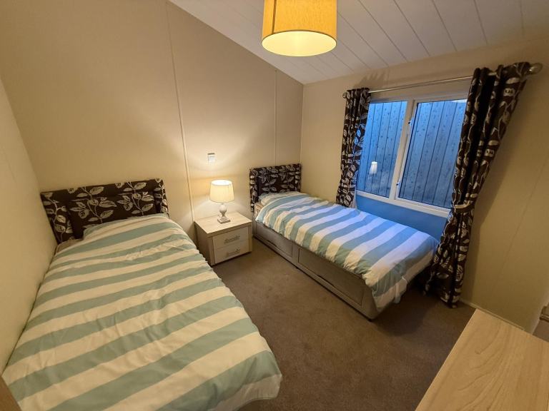 40x20 2 Bed Twin Lodge - DG, CH, Bath, Ensuite, Patio Doors - Offsite / Own Land