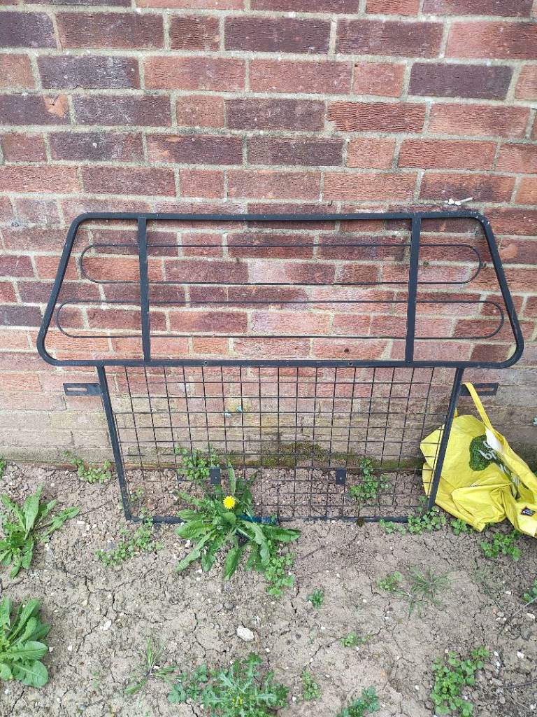 Black Metal Dog Guard for Car Boot – Separator Barrier