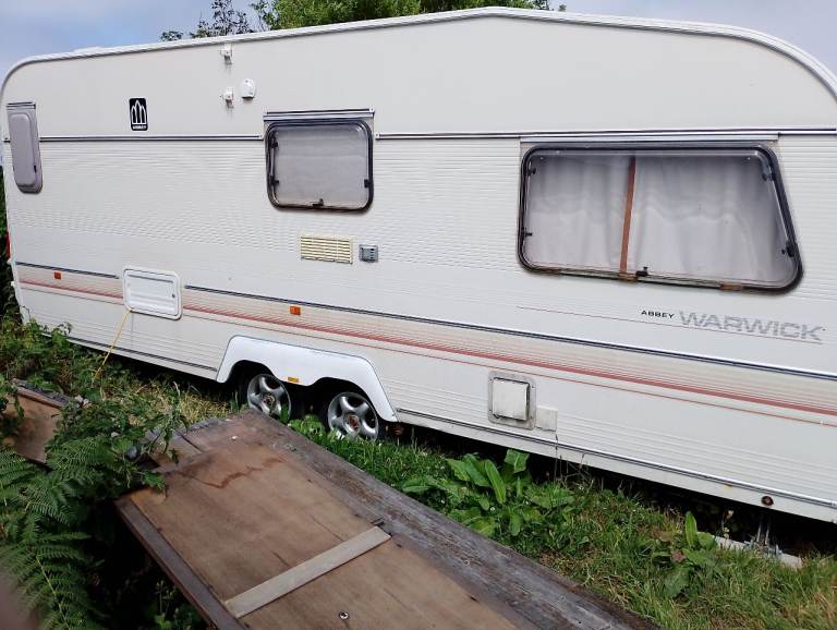 ABBEY WARWICK TOURING CARAVAN FOR SALE
