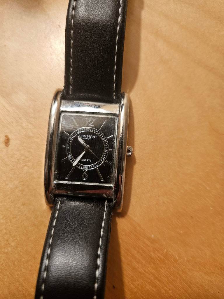 Constant Quartz Rectangular Analogue Watch Black Dial Leather Strap Ref 55655