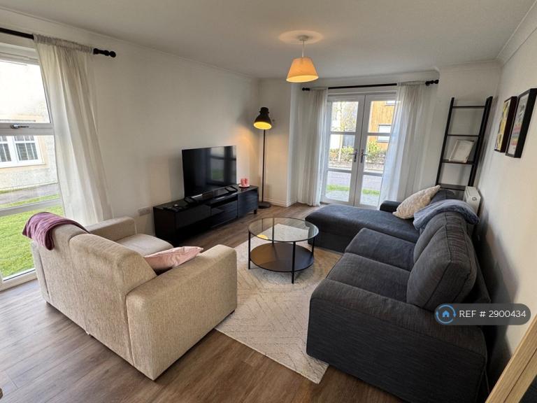2 bedroom flat in Wellington Terrace, Aberdeen, AB12 (2 bed) (#2900434)