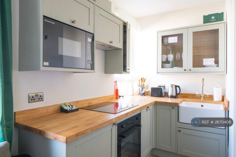 2 bedroom flat in Brighton Road, Bristol, BS6 (2 bed) (#2670406)