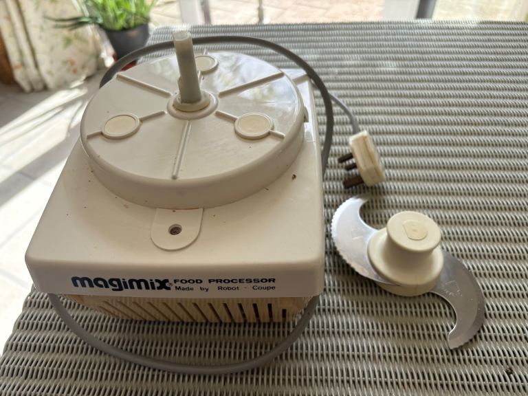 Magimix Food Processor with Blades – Good Condition