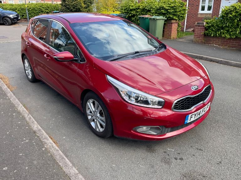 KIA Ceed 3, Ecodynamics Start/Stop, 1.6 Genuine Mileage: 93,441 Miles, £20 Road Tax. Drives Nicely