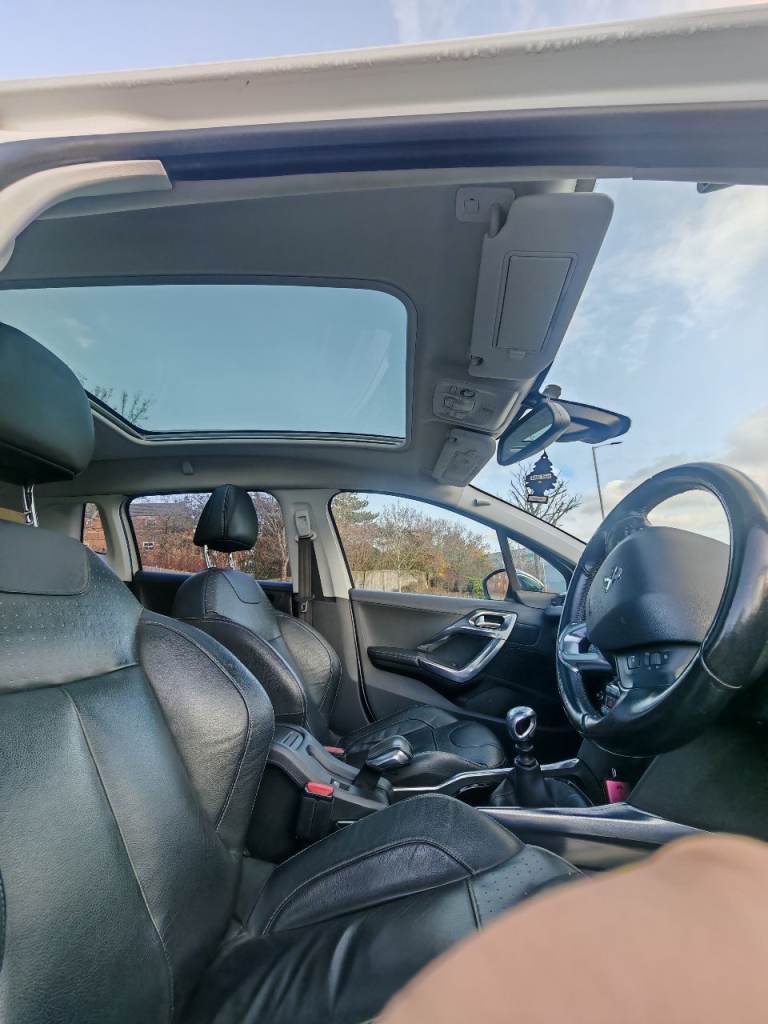 Peugeot, 2008, Hatchback, 2013, Manual, 1560 (cc), 5 doors