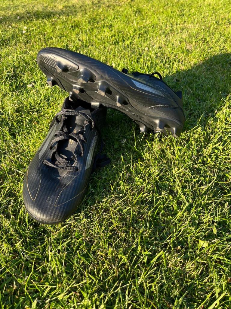 Black Football Boots – Size 8.5