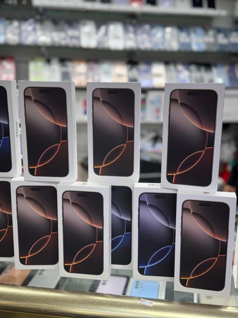 iPhone 16 Pro BRAND NEW BOX ONE YEAR OFFICIAL WARRANTY 